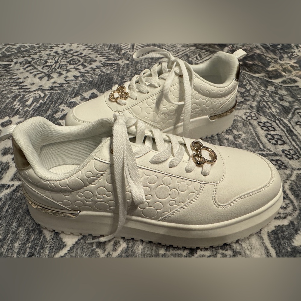 Disney Mickey Mouse Sneakers Size:8 NWOT